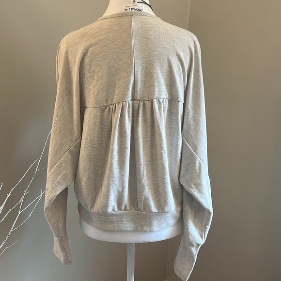 For The Republic Wrap Top in Gray, Sz M - Picture 8 of 8